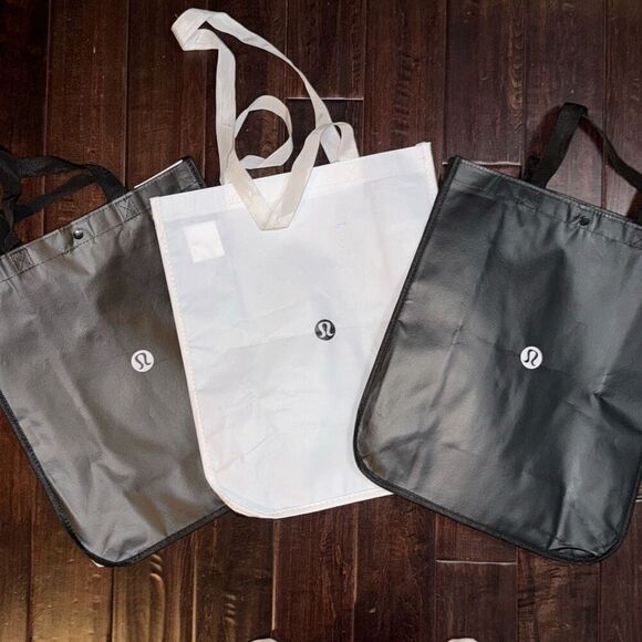 Lululemon black and white small tote bag set (3) - Picture 2 of 3